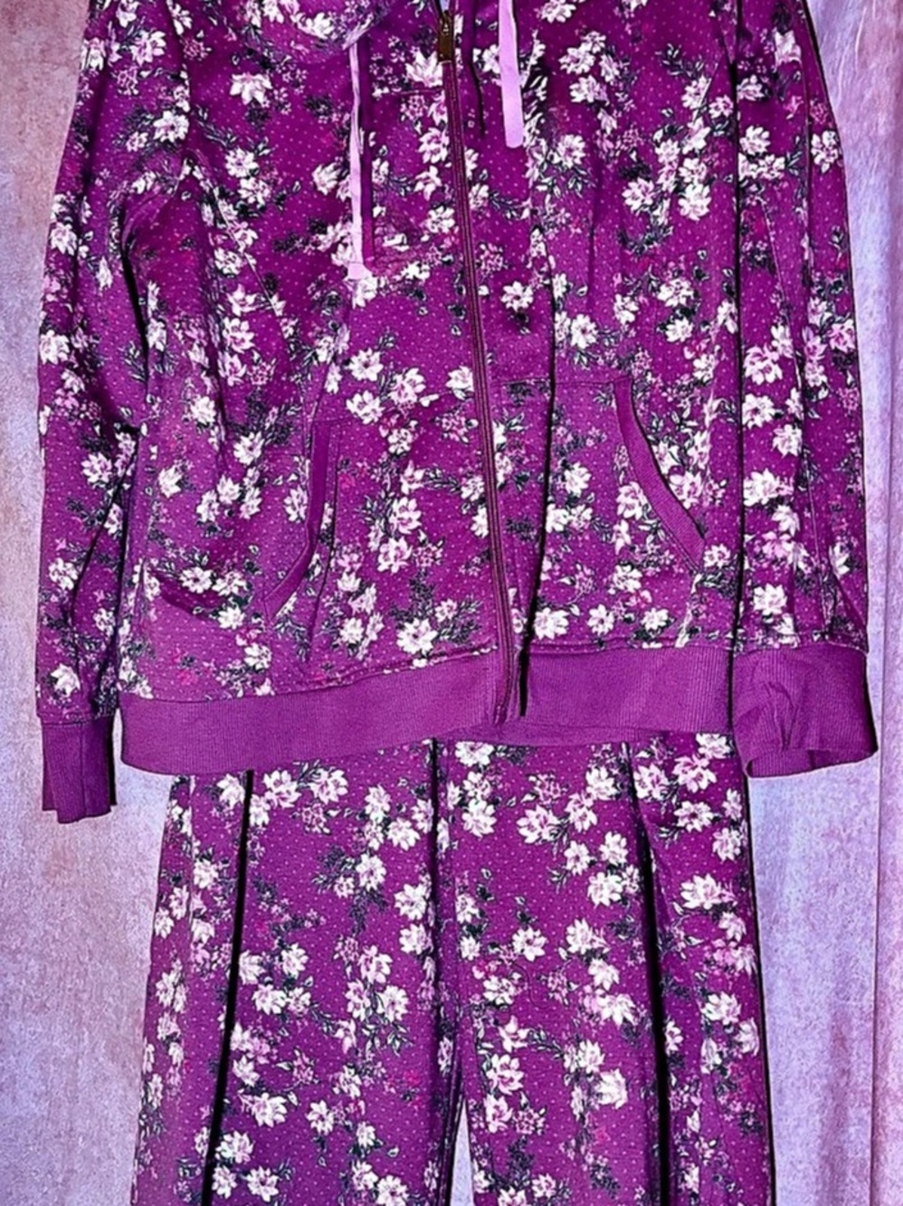 The Limited Floral Zipper Hoodie & Wide-Leg Pants Set in Dark Pink. Size 1X.